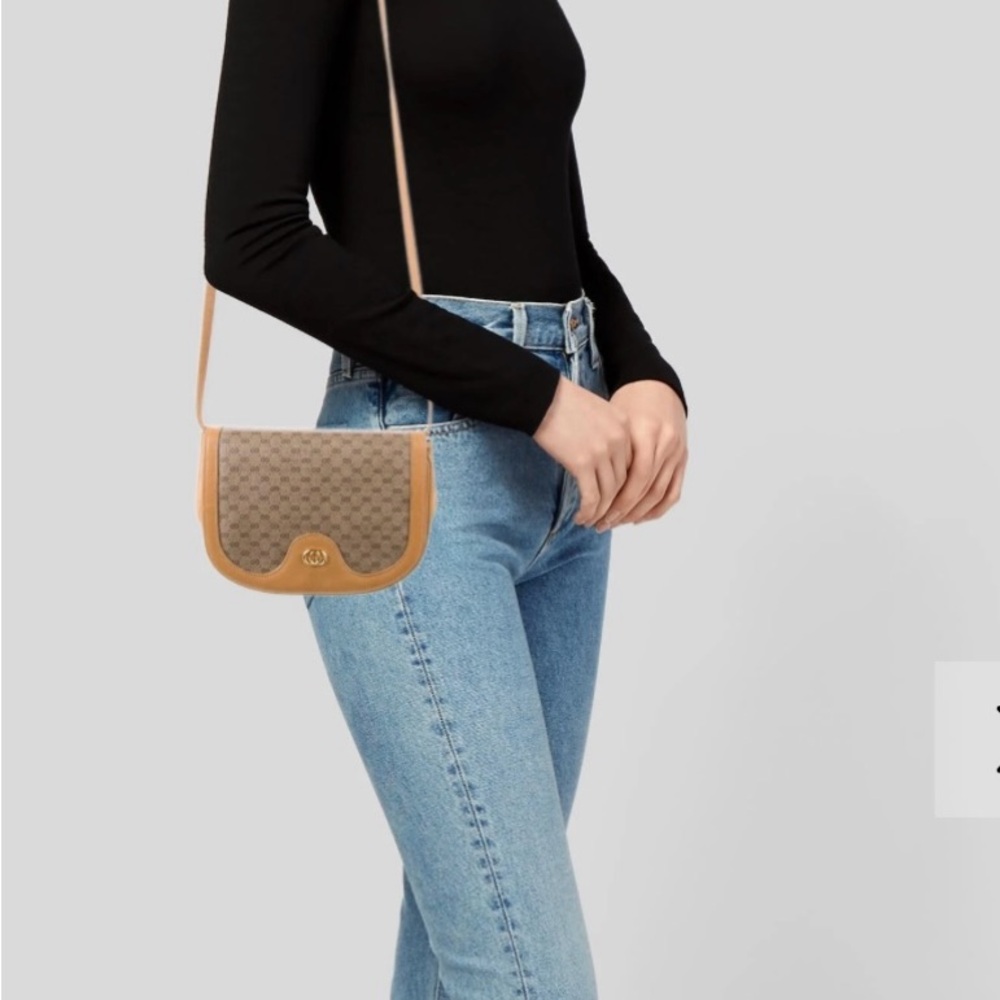 Authentic Gucci vintage Crossbody Bag with dust bag